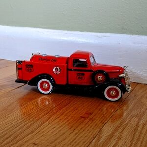 Liberty Classics orange oil truck Phillips